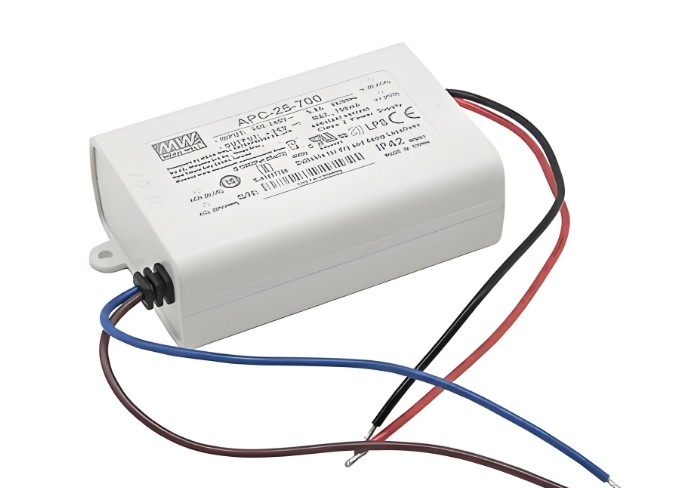 明緯插墻式資通訊電源多重防護為資通訊安全筑牢堡壘